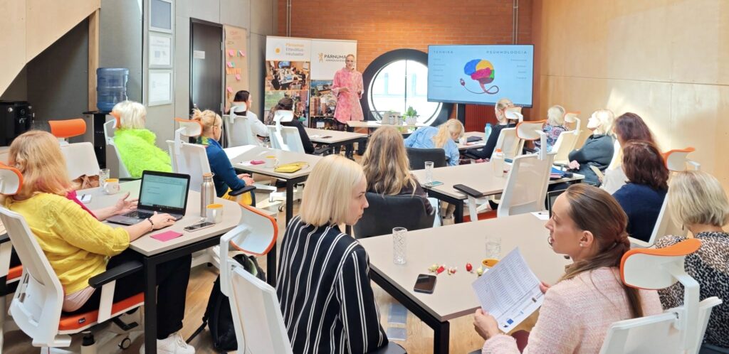 Maarja Pajusalu koolitus disain värvipsühholoogia vanva. Foto Margit Kool